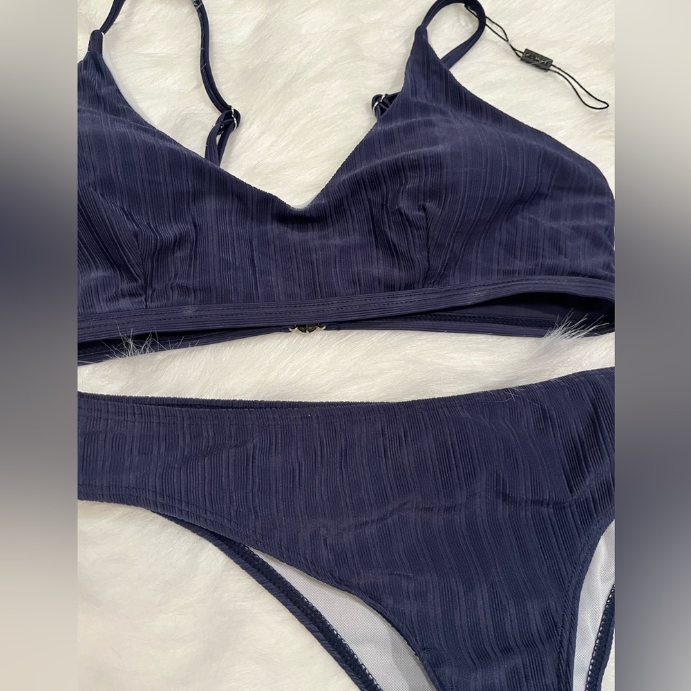 Bikini 👙 - Picture 2 of 5